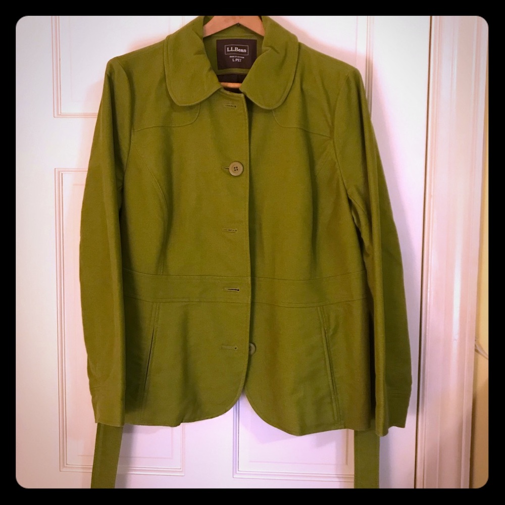 Short belted jacket